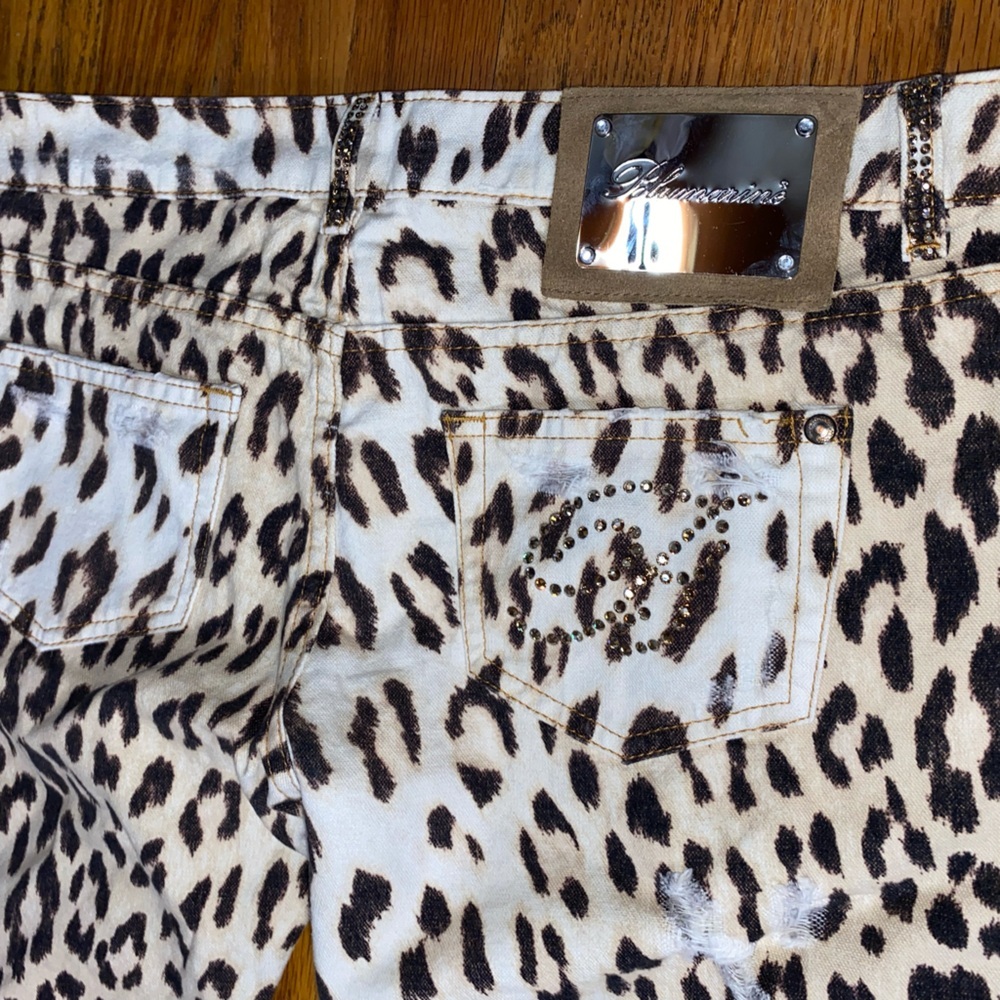 Blumarine Leopard Print Bermuda Shorts, Runway Fashion, Made in Italy Size 4 - Picture 6 of 12